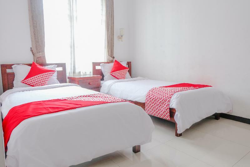Oyo 350 D' Maktab Homestay Syariah Malang Exterior foto